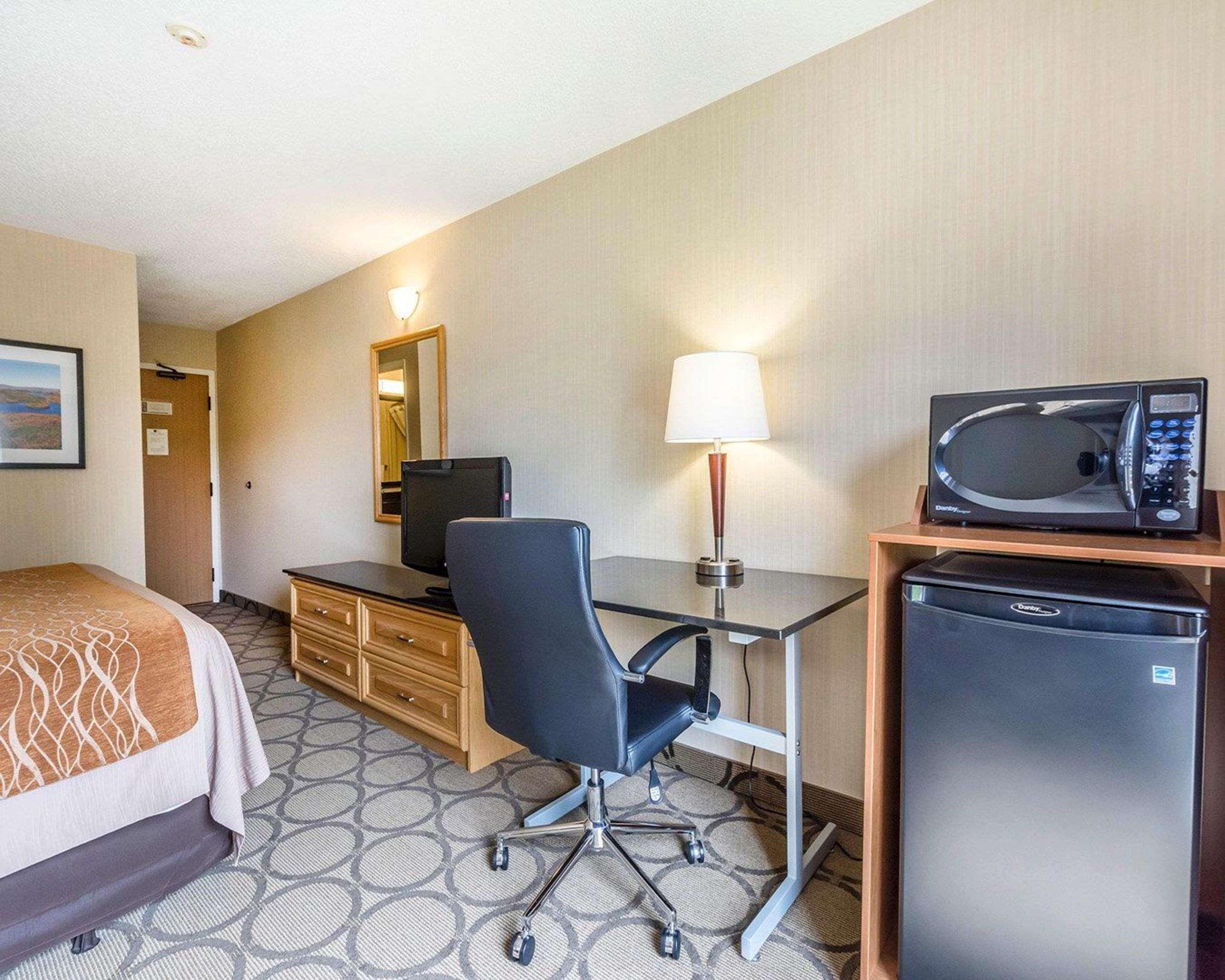 Comfort Inn Thetford Mines Exterior photo