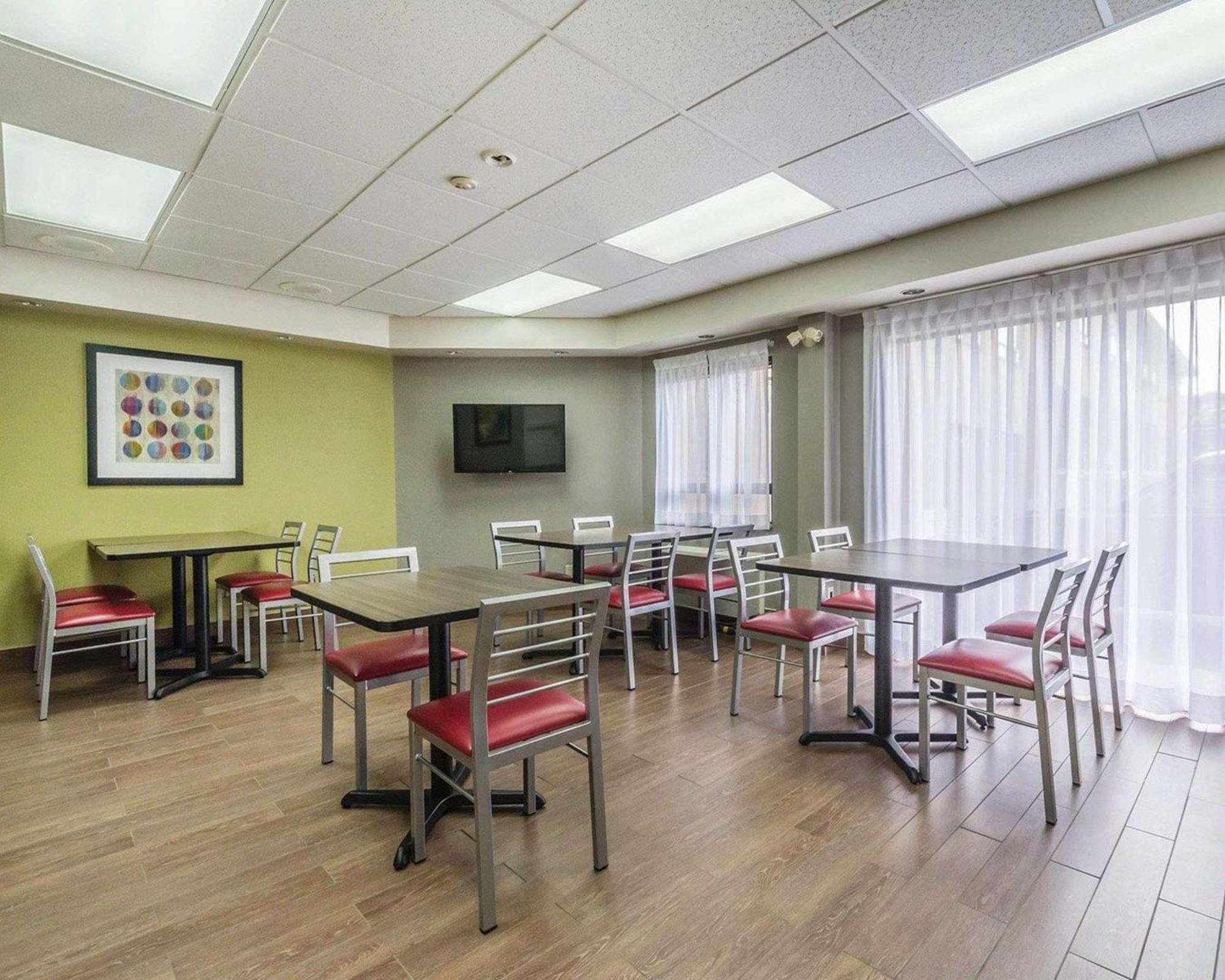 Comfort Inn Thetford Mines Exterior photo