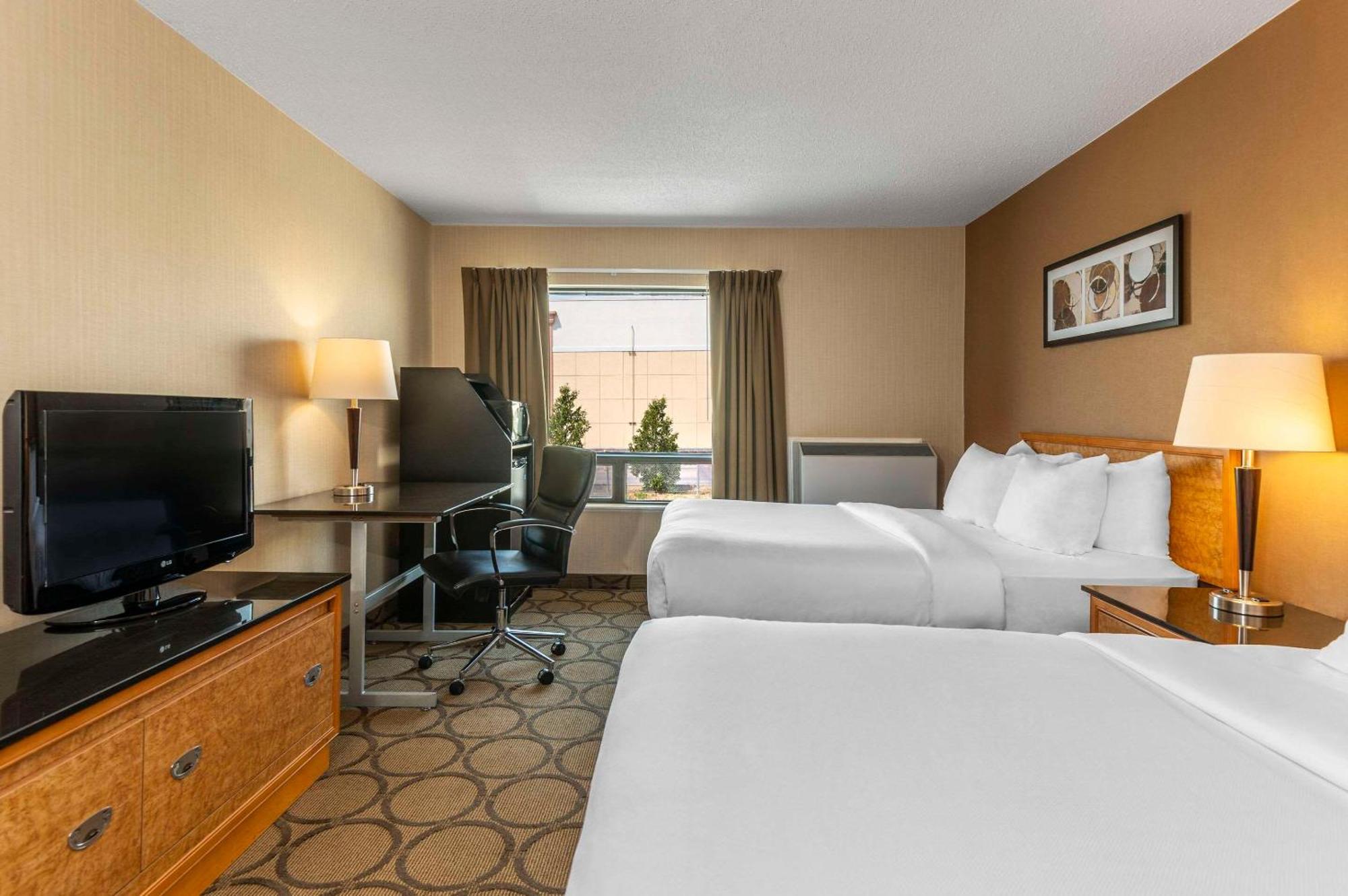 Comfort Inn Thetford Mines Exterior photo
